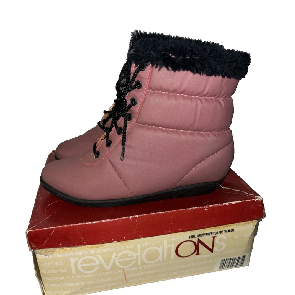 Revelations Vintage w/Box & Receipt Women’s Pink Lace-Up Winter Boots Size 6